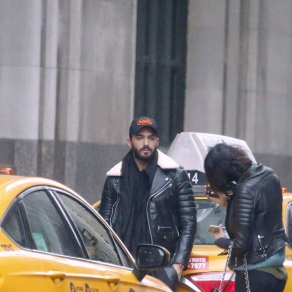 Exclusif - Nabilla Benattia et son compagnon Thomas Vergara à New York, le 18 décembre 2016.