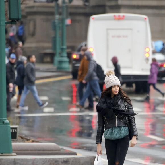 Exclusif - Nabilla Benattia et son compagnon Thomas Vergara à New York, le 18 décembre 2016.
