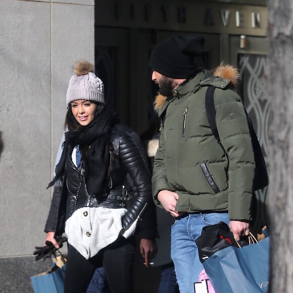 Exclusif - Nabilla Benattia et son compagnon Thomas Vergara à New York, le 18 décembre 2016.