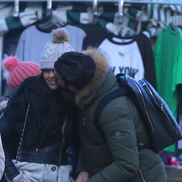 Exclusif - Nabilla Benattia et son compagnon Thomas Vergara lors de leur dernière journée à New York, le 19 décembre 2016.