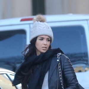 Exclusif - Nabilla Benattia et son compagnon Thomas Vergara lors de leur dernière journée à New York, le 19 décembre 2016.