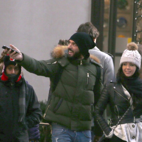 Exclusif - Nabilla Benattia et son compagnon Thomas Vergara lors de leur dernière journée à New York, le 19 décembre 2016.