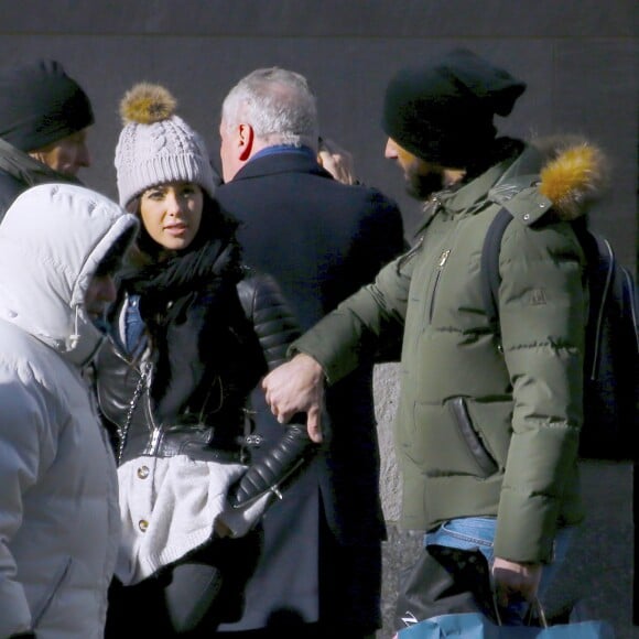 Exclusif - Nabilla Benattia et son compagnon Thomas Vergara lors de leur dernière journée à New York, le 19 décembre 2016.