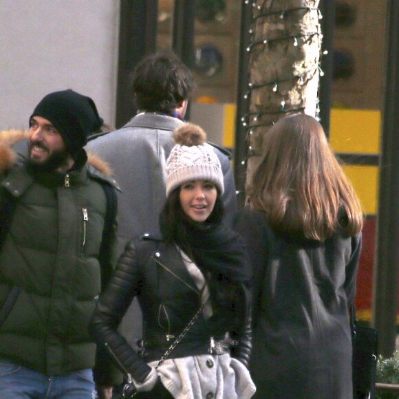 Exclusif - Nabilla Benattia et son compagnon Thomas Vergara lors de leur dernière journée à New York, le 19 décembre 2016.