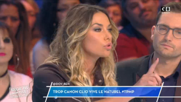 Clio Pajczer dans "Touche pas à mon poste" sur C8, le 4 janvier 2017.
