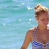 Hayden Panettiere est toute fière de montrer son joli petit ventre tout rond à la plage à Miami aux côtés de son chéri le boxeur Wladimir Klitschko Miami le 1 Août 2014