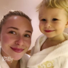 Hayden Panettiere prenant la pose au côté de sa fille Kaya (2 ans) sur une photo diffusée dans l'émission "Live! with Kelly" le 5 janvier 2017