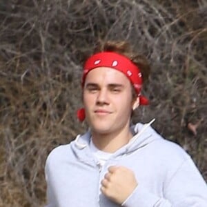 Justin Bieber fait du jogging sur les hauteurs de Los Angeles, le 13 décembre 2016