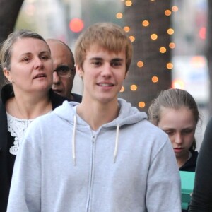 Justin Bieber fait du shopping dans les rues de Beverly Hills, le 13 décembre 2016