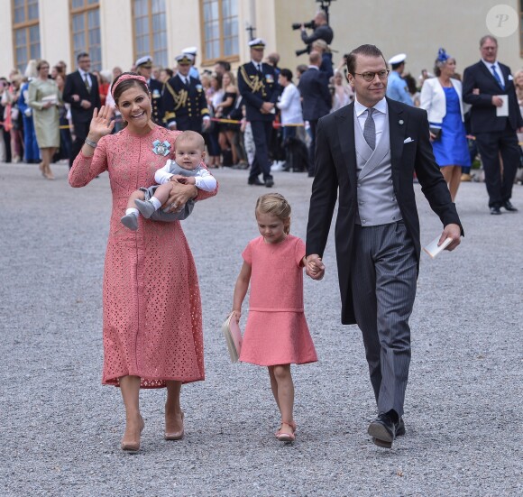 La princesse Victoria, le prince Daniel de Suède et leurs enfants le prince Oscar et la princesse Estelle au baptême du prince Alexander de Suède au palais Drottningholm à Stockholm le 9 septembre 2016.
