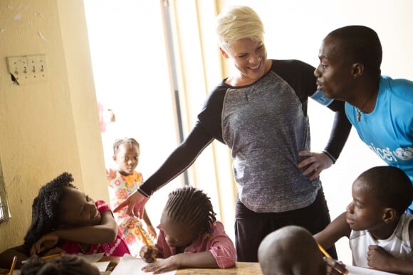 La chanteuse Pink vient d'être nommée ambassadeur de bonne volonté de l'UNICEF. Pink s'était rendue en Haïti où elle avait notamment visité un centre où sont traités des enfants souffrants de grave malnutrition le 24 juillet 2015
