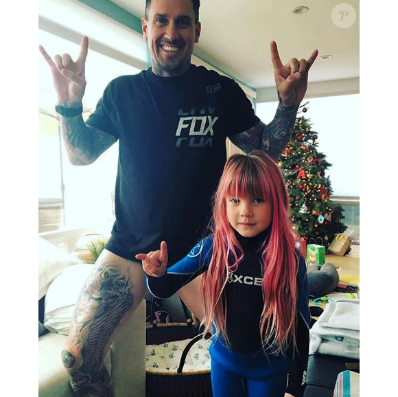 Carey Hart et sa fille Willow, qu'il partage avec la chanteuse Pink. Photo publiée le 1er janvier 2017