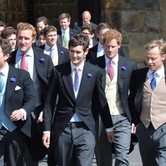 Le prince Harry lors du mariage de Thomas van Straubenzee et Lady Melissa Percy à Northumbria en Angleterre, le 21 juin 2013