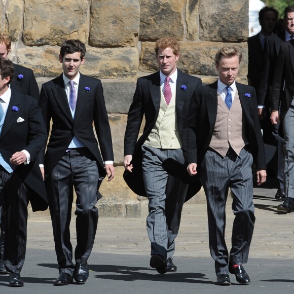 Le prince Harry lors du mariage de Thomas van Straubenzee et Lady Melissa Percy à Northumbria en Angleterre, le 21 juin 2013