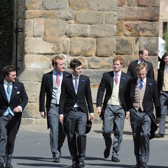 Le prince Harry lors du mariage de Thomas van Straubenzee et Lady Melissa Percy à Northumbria en Angleterre, le 21 juin 2013