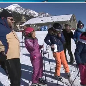 Capucine Anav chute dans "TPMP au ski", les images dévoilées dans "TPMP", lundi 9 janvier 2017, sur C8