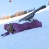 Enora Malagré à terre dans "TPMP au ski", les images dévoilées dans "TPMP", lundi 9 janvier 2017, sur C8