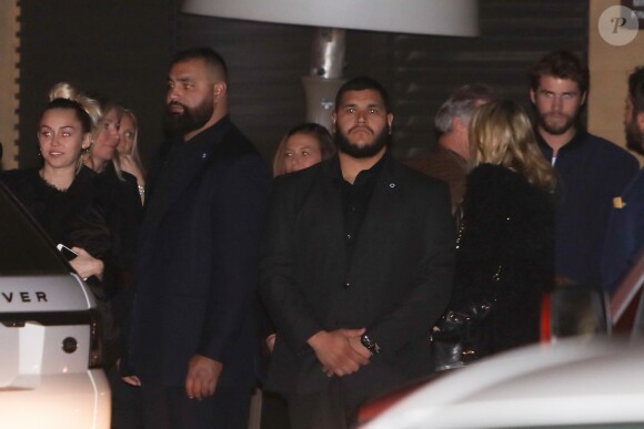 Miley Cyrus et Liam Hemsworth sont allés dîner chez Nobu avec des amis, à Los Angeles le 8 janvier 2017