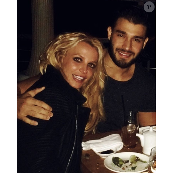 Britney Spears et son chéri Sam Asghari au restaurant. Photo publiée sur Instagram le 1er janvier 2017
