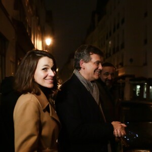 Arnaud Montebourg, candidat à la primaire de la gauche pour les élections présidentielles et sa compagne Aurélie Filippetti durant une rencontre-débat sur la thématique des arts et la culture, à la Maison de la Poésie à Paris, France, le 9 janvier 2017.