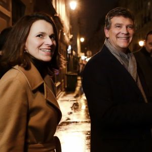 Arnaud Montebourg, candidat à la primaire de la gauche pour les élections présidentielles et sa compagne Aurélie Filippetti durant une rencontre-débat sur la thématique des arts et la culture, à la Maison de la Poésie à Paris, France, le 9 janvier 2017.