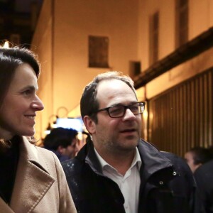 Arnaud Montebourg, candidat à la primaire de la gauche pour les élections présidentielles et sa compagne Aurélie Filippetti durant une rencontre-débat sur la thématique des arts et la culture, à la Maison de la Poésie à Paris, France, le 9 janvier 2017.