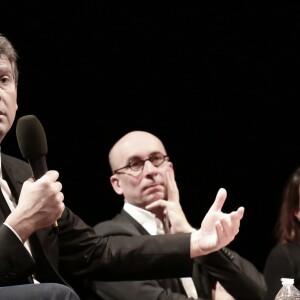 Arnaud Montebourg, candidat à la primaire de la gauche pour les élections présidentielles et sa compagne Aurélie Filippetti durant une rencontre-débat sur la thématique des arts et la culture, à la Maison de la Poésie à Paris, France, le 9 janvier 2017.