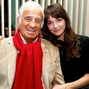 Jean-Paul Belmondo et sa petite-fille Annabelle - A l'occasion du lancement de son nouveau livre "Mes recettes bonne humeur" (Editions du Cherche Midi), Luana Belmondo a réuni ses proches et amis épicuriens autour d'un Aperitivo concocté par le Chef Denny Imbroisi (Restaurant IDA) à Paris, le 13 Octobre 2016.