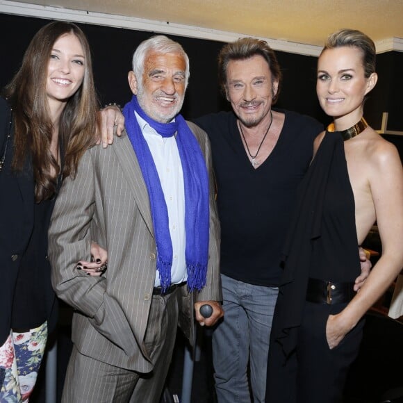 Jean-Paul Belmondo, sa petite-fille Annabelle et Laeticia Hallyday - People au concert de Johnny Hallyday au POPB de Bercy a Paris. Le 15 juin 2013.