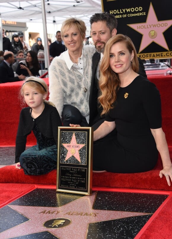 Amy Adams, sa mère Kathryn Adams, son compagnon Darren Le Gallo et leur fille Aviana - Amy Adams reçoit son étoile sur le célèbre "Walk of Fame" à Hollywood, Los Angeles, Californie, Etats-Unis, le 11 janvier 2017.