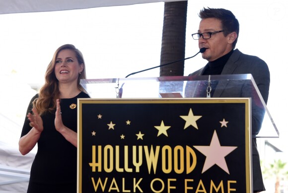 Amy Adams et Jeremy Renner - Amy Adams reçoit son étoile sur le célèbre "Walk of Fame" à Hollywood, Los Angeles, Californie, Etats-Unis, le 11 janvier 2017.