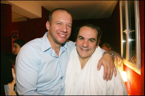 Exclusif - François-Xavier Demaison et le producteur de son spectacle Samuel Le Bihan à Paris en 2007