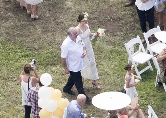 Exclusif - Miranda Kerr assiste au mariage de Matthew Kerr et James Wright dans la Hunter Valley, à Cessnock, en Australie. Le 30 décembre 2016.