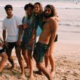 Laure Manaudou et Jérémy Frérot en vacances au Sri Lanka avec des amis. Photo postée sur Instagram en janvier 2017.