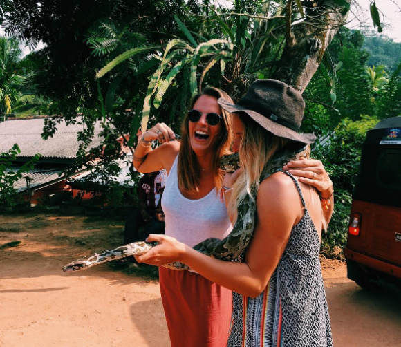 Laure Manaudou en vacances au Sri Lanka avec une amie. Photo postée sur Instagram en janvier 2017.