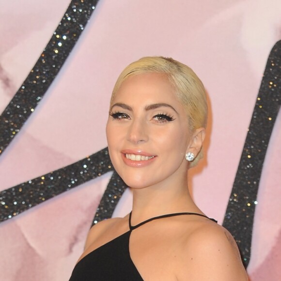 Lady Gaga au Fashion Awards 2016 au Royal Albert Hall à Londres, le 5 décembre 2016