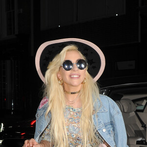 Lady Gaga quiite la discothèque le Tape à Londres avant de se diriger vers des studios de production à Londres le 3 décembre 2016