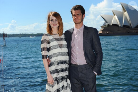 Emma Stone et son petit ami Andrew Garfield posent lors du photocall du film "The Amazing Spider-Man 2: Rise of Electro" à l'hôtel Park Hyatt à Sydney, le 20 mars 2014.