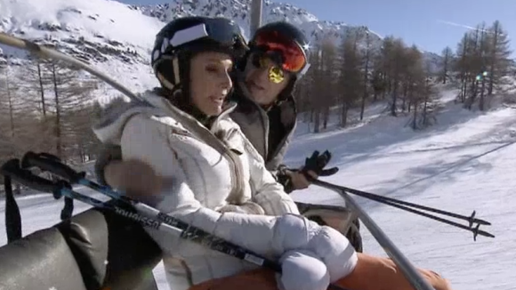 Caroline Ithurbide et Jean-Michel Maire très complices dans "TPMP fait du ski" sur C8, le 20 janvier 2017.
