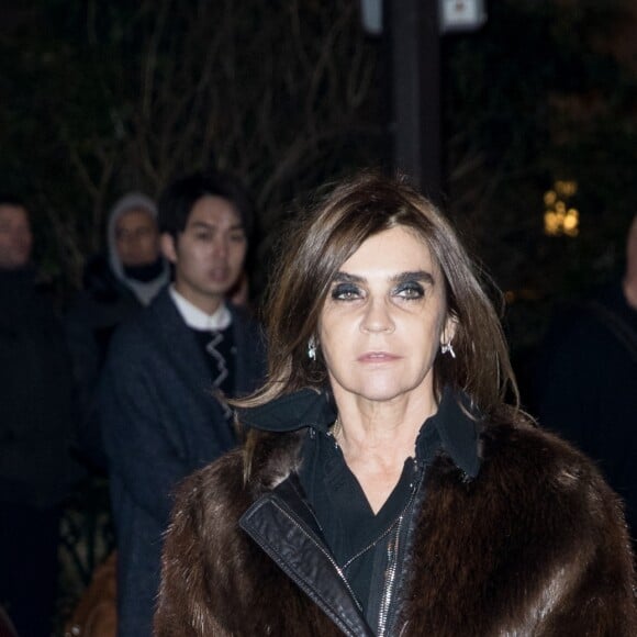 Carine Roitfeld - Arrivées au défilé de mode "Givenchy", collection Hommes Automne-Hiver 2017/2018 sur le site Richelieu de la Bibliothèque nationale de France à Paris. Le 20 janvier 2017