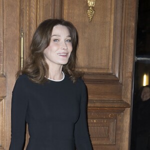 Carla Bruni-Sarkozy au photocall du défilé de mode Hommes Automne-Hiver 2017/2018 "Givenchy" à Paris le 20 janvier 2017.