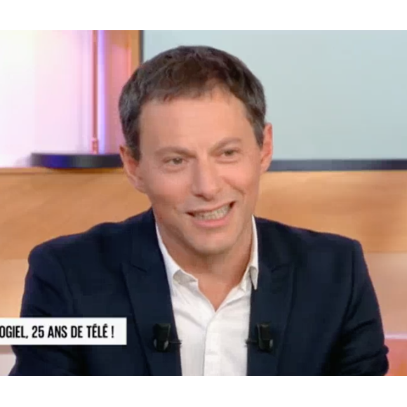 Marc-Olivier Fogiel évoque sa carrière, sa photo dans TV Magazine et son mari. Emission "C L'Hebdo" sur France 5. Le 21 janvier 2017.