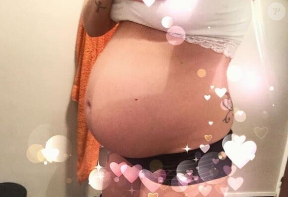 Alexia Mori dévoile son beau bentre de femme enceinte - Instagram, janvier 2017