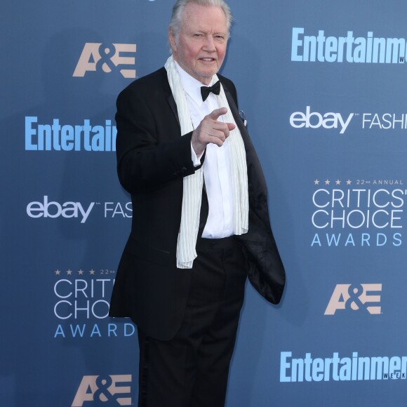 Jon Voight à la 22ème soirée annuelle Critics' Choice Awards au Barker Hangar à Santa Monica, le 11 novembre 2016