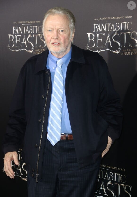 Jon Voight lors de la Première du film "Fantastic Beasts and Where to Find Them" à la salle de spectacles Alice Tully Hall au Lincoln Center à New York City, New York, Etats-Unis, le 10 novembre 2016