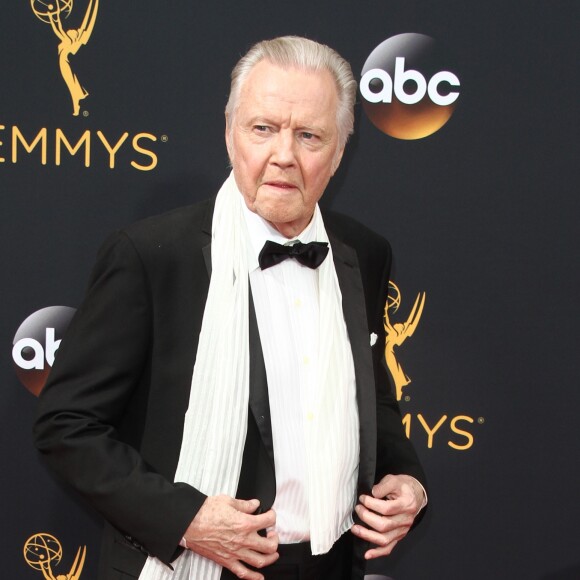 Jon Voight - 68ème cérémonie des Emmy Awards au Microsoft Theater à Los Angeles, le 18 septembre 2016.