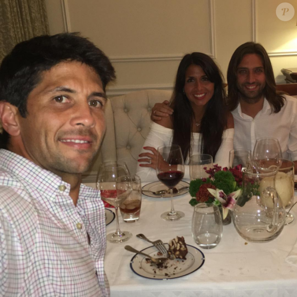 Fernando Verdasco avec sa soeur Sara et son mari Juan Carmona, photo Instagram lors de Noël 2016. Le 11 janvier 2017, le couple a été fauché par une voiture à Miami et Sara a été grièvement blessée.
