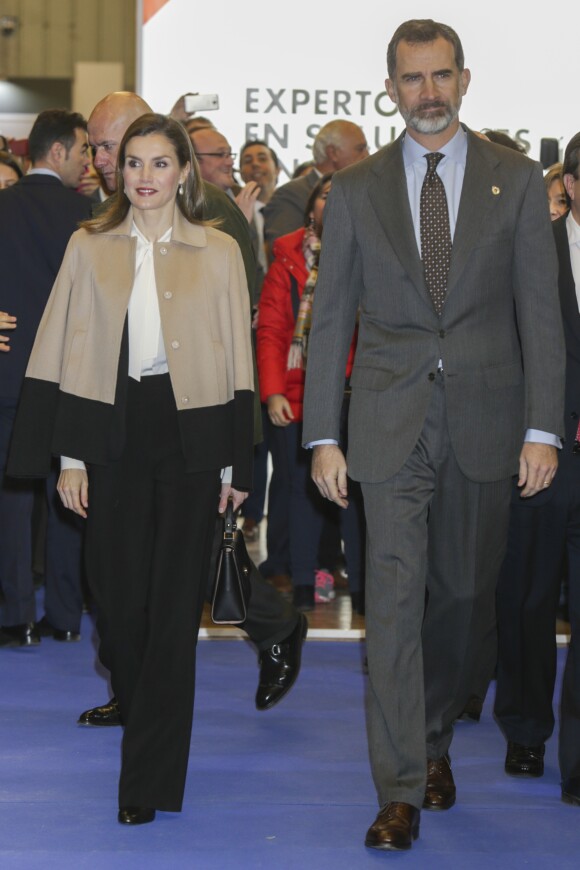 Le roi Felipe VI et la reine Letizia d'Espagne lors de l'inauguration du salon "AGROEXPO 2017" à Don Benito le 25 janvier 2017