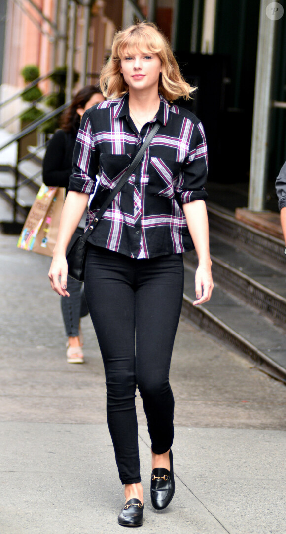 Taylor Swift quitte son appartement de Tribeca à New York City, New York, Etats-Unis, le 28 septembre 2016