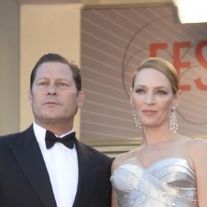 Uma Thurman et Arpad Busson lors de la cérémonie de clôture du Festival de Cannes 2013 avec la projection du film Zulu. Le couple a eu en 2012 une fille, Luna.